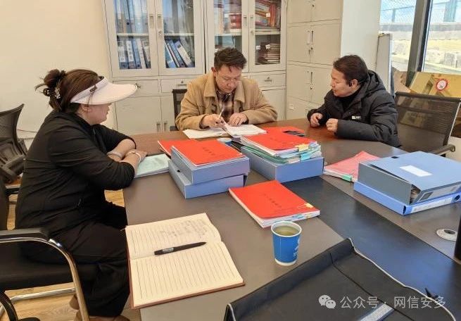 尼玛扎西一行深入安多县开展“三个意识”宣传教育巩固提升阶段工作督导检查.jpg